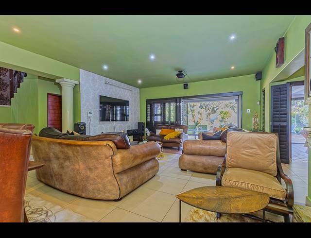 4 BEDROOM HOUSE FOR SALE IN HILLCREST PARK